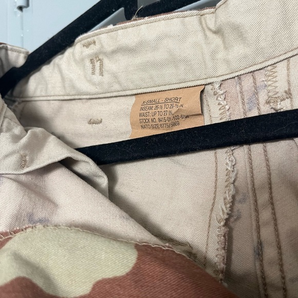 RE/DONE camouflage cargo pants worn twice. - Picture 3 of 4